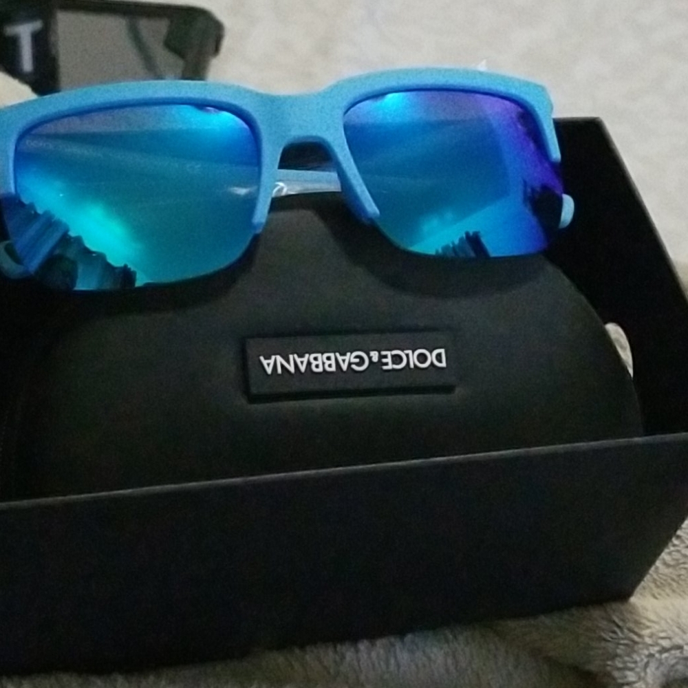 Shades - Picture 3 of 5